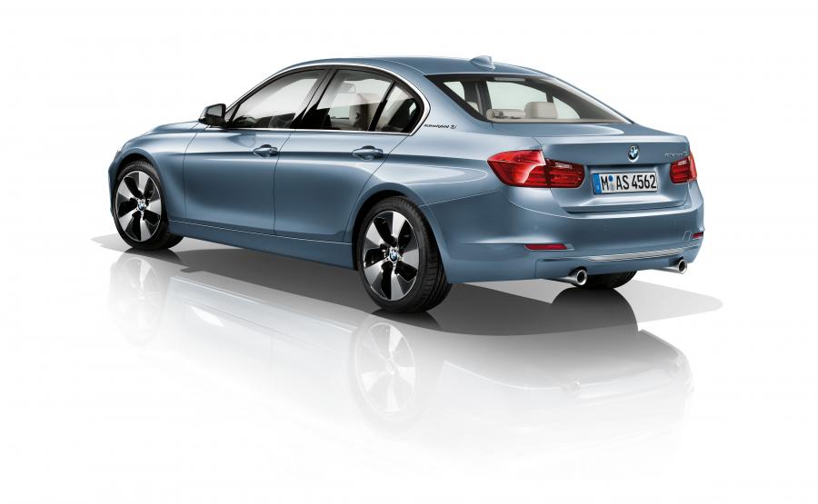  BMW 3-Series ActiveHybrid 2011 года  (фото 6 из 7)